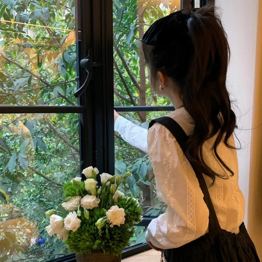 他夏天住在楼下